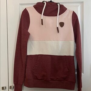 Women’s Wanakome sweater size small